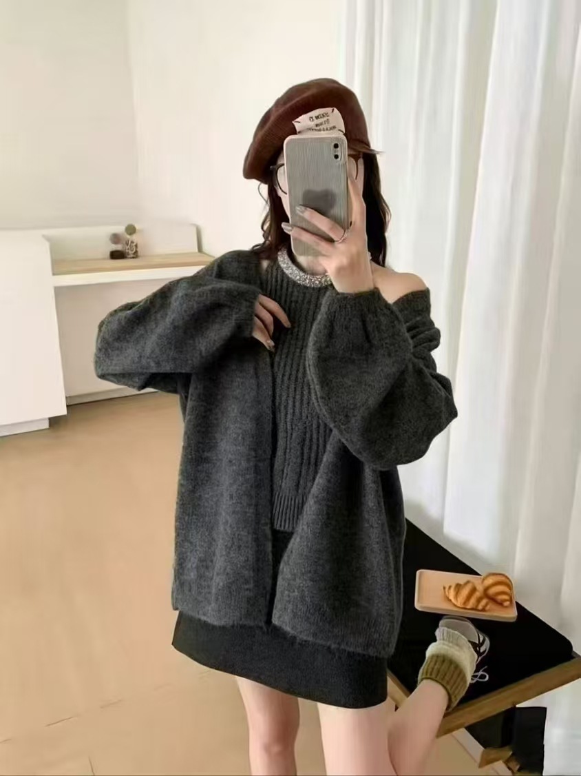 韩版领女装针织开衫挂脖吊带背心两件套秋冬新品感修身毛衣新品款详情图